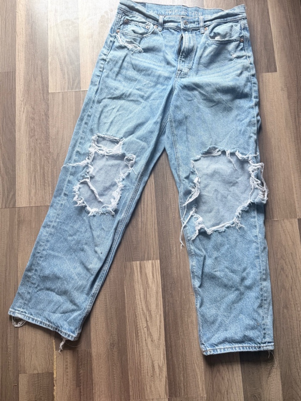 American Eagle Outfitters Light Blue Ripped Relaxed Jeans
